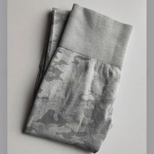 Grey high rise camo leggings